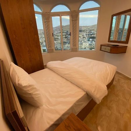 Petra Family Hotel Вади Муса Экстерьер фото