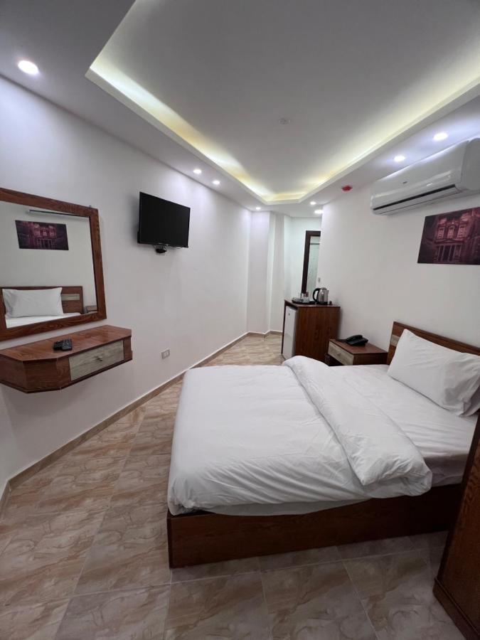 Petra Family Hotel Вади Муса Экстерьер фото
