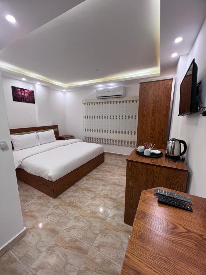 Petra Family Hotel Вади Муса Экстерьер фото
