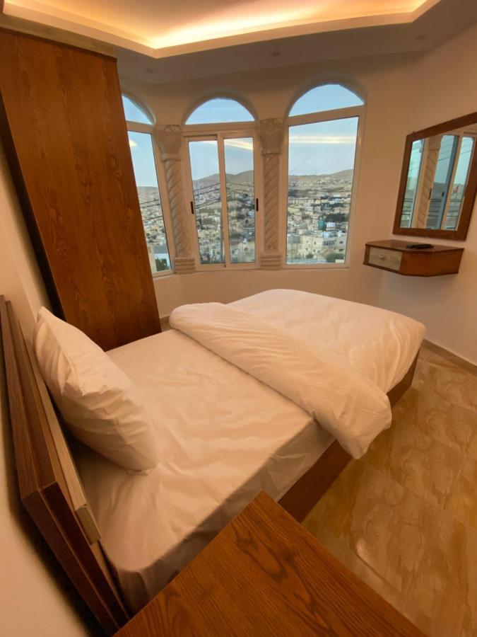 Petra Family Hotel Вади Муса Экстерьер фото